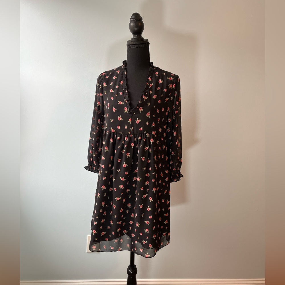 Floral short Dress Size S New without Tag
